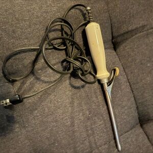 "Rare find!Very Vintage ElectricCurling Iron,Cream Handled,CollectibleBeautyTool